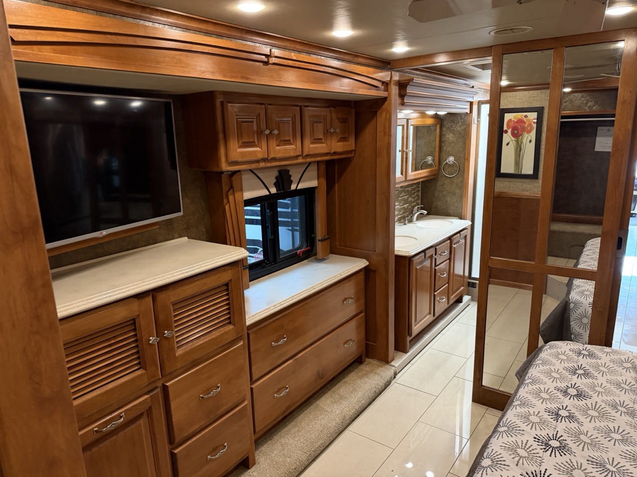 2015 Tiffin Phaeton 40 AH - Image 26