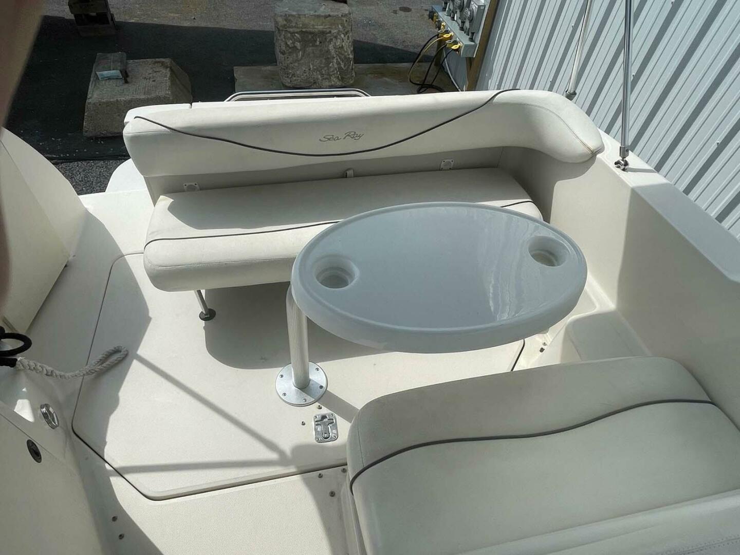 2004 Sea Ray 240 Sundancer - Image 6