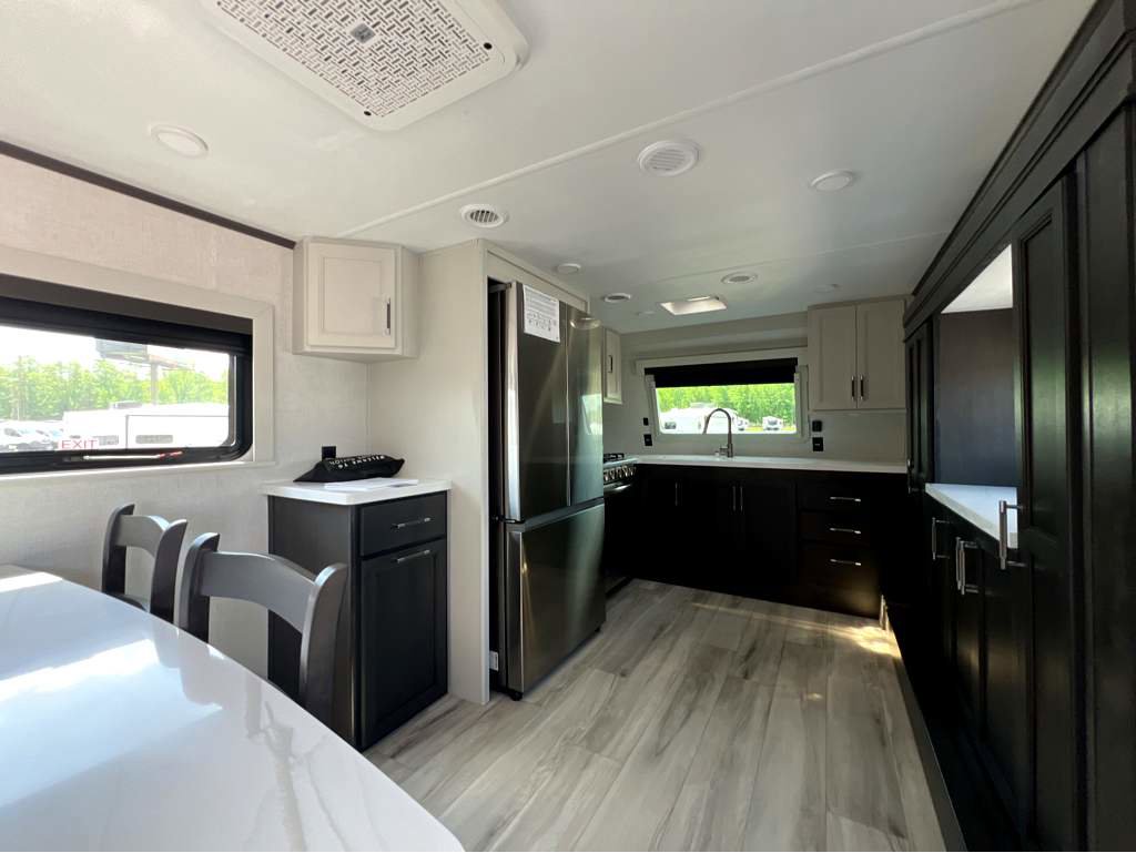 2025 Keystone ALPINE 3820FK - Image 12