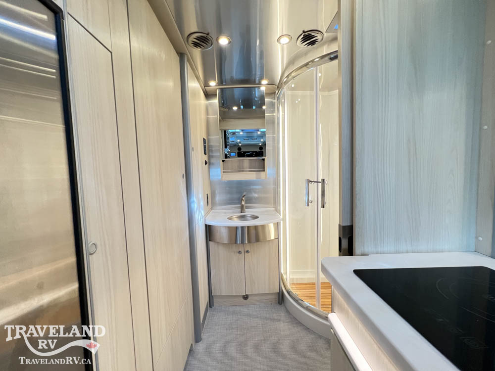 2025 AIRSTREAM ATLAS MURPHY SUITE E1 - Image 33
