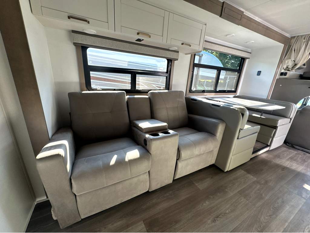 2027 JAYCO GREYHAWK 30Z - Image 21