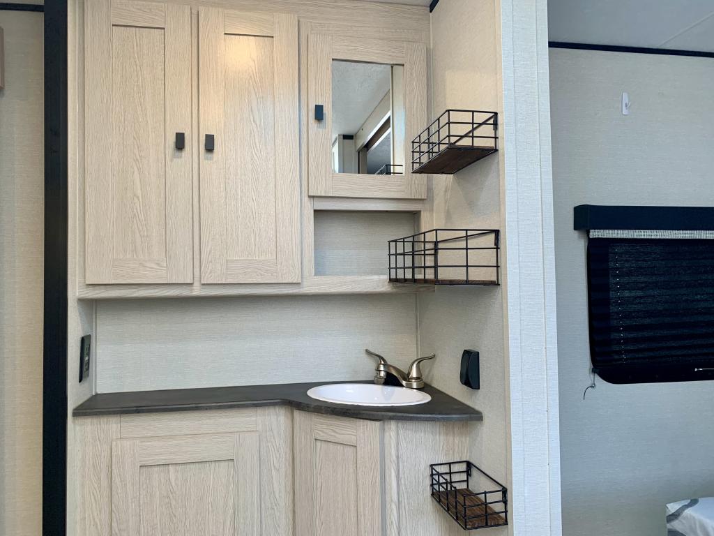 2023 FOREST RIVER 266BHS - Image 18
