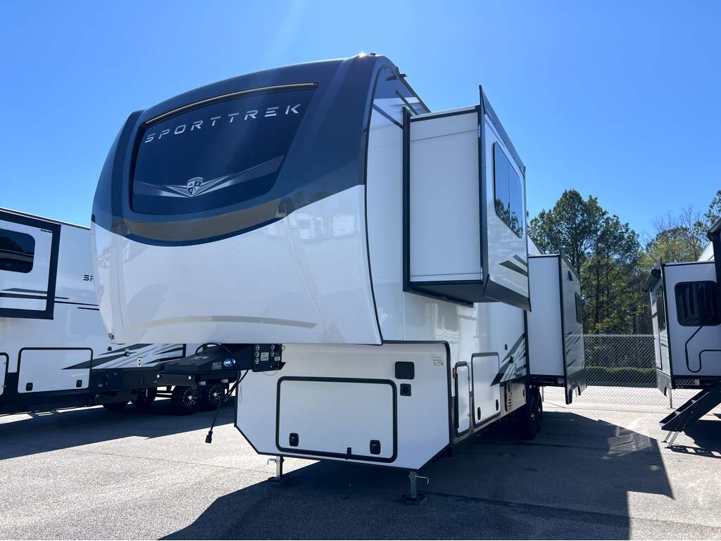 2026 VENTURE RV SPORTTREK 353VIK - Image 2