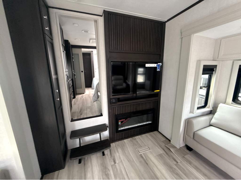 2026 Keystone ALPINE 3820FK - Image 17