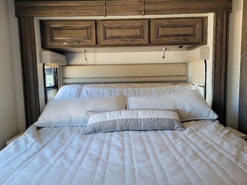 2026 Entegra Coach Accolade XL 37M - Image 21