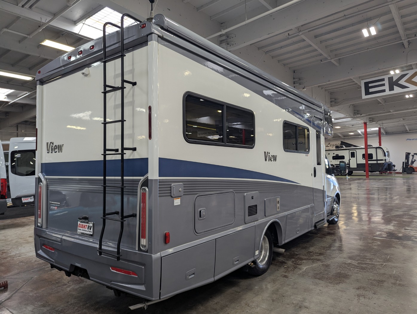 2023 Winnebago View 24J - Image 6