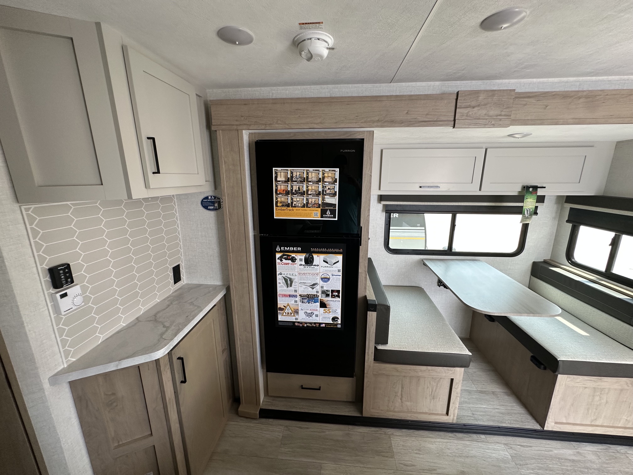 2027 Ember RV E-Series 22ETS - Image 12