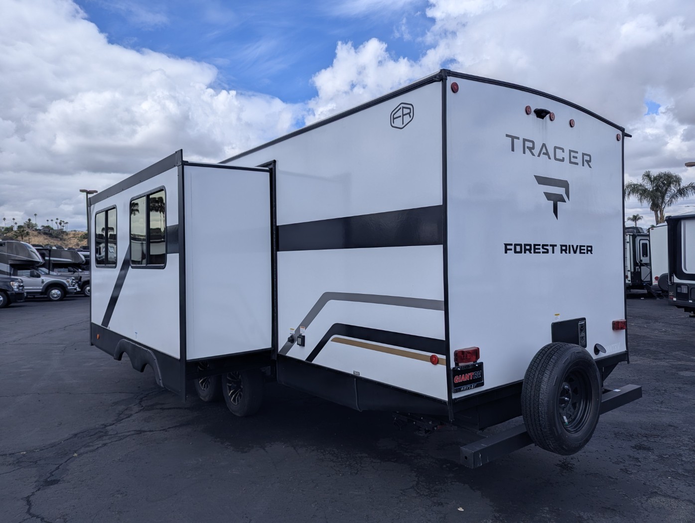 2026 Prime Time Tracer 275BH - Image 4