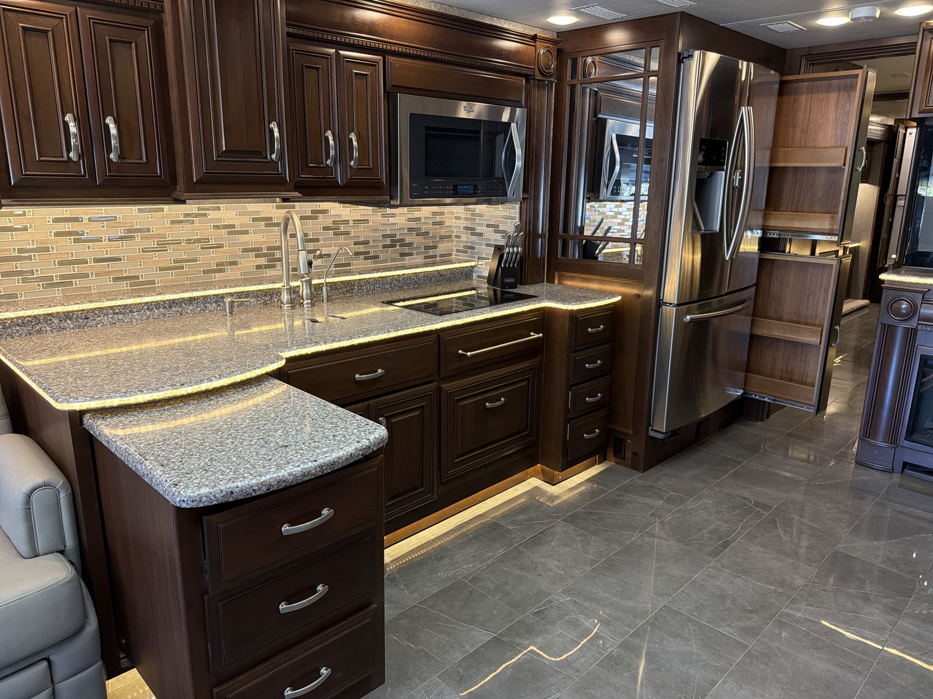 2017 Entegra Coach Anthem 44DLQ - Image 23