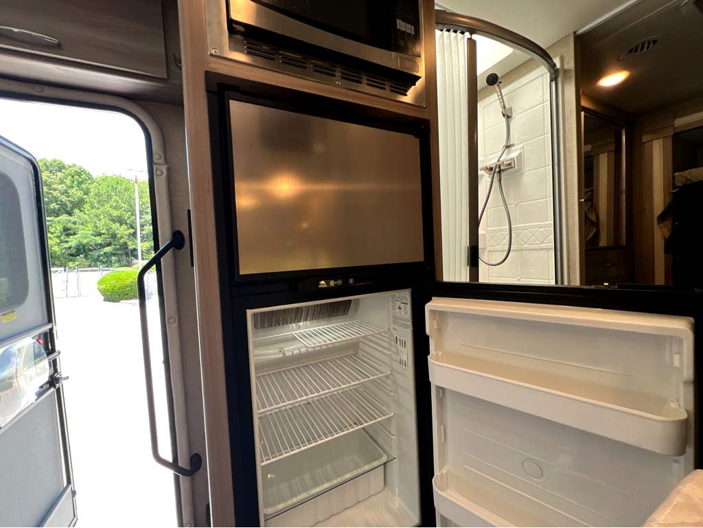 2022 THOR MOTOR COACH DELANO 24RW - Image 15