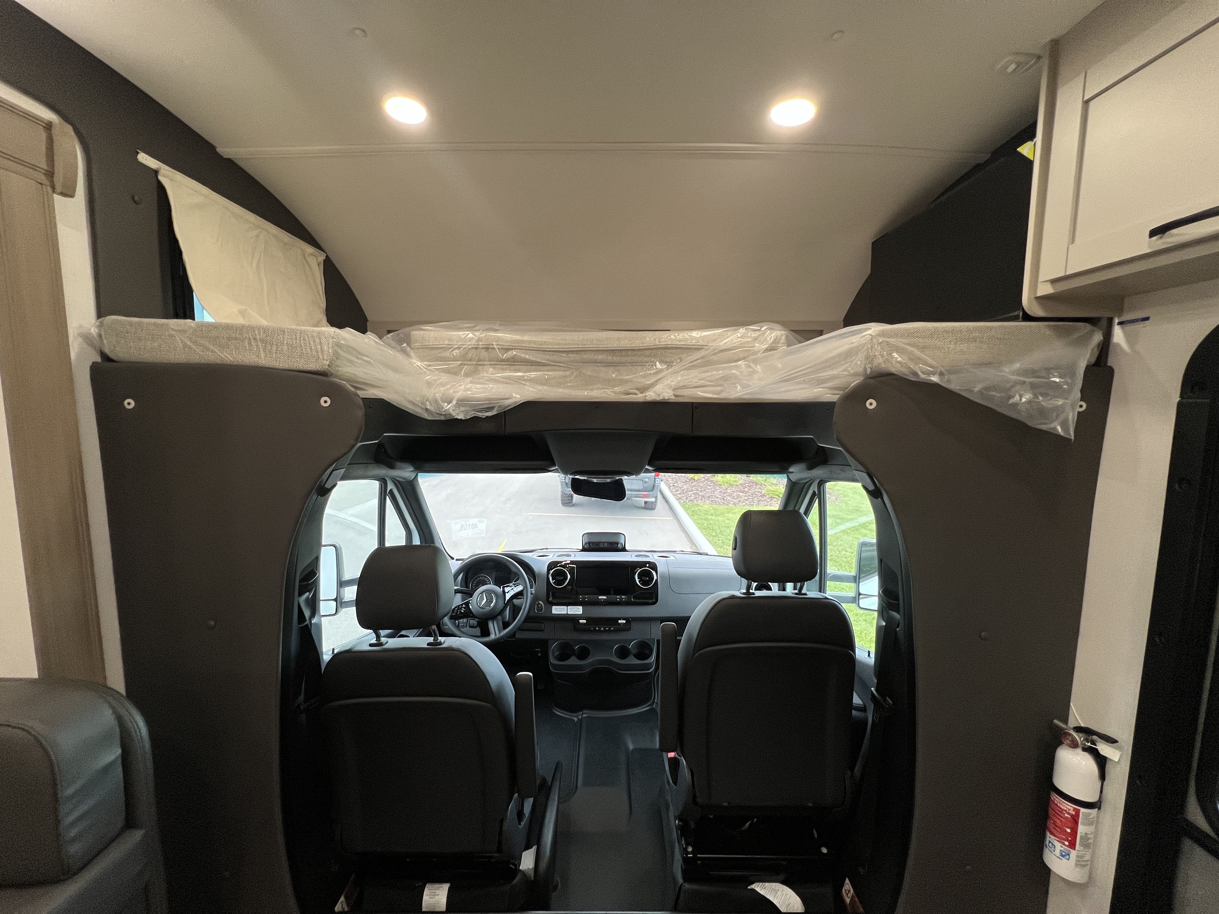 2027 Jayco Melbourne 24L - Image 12