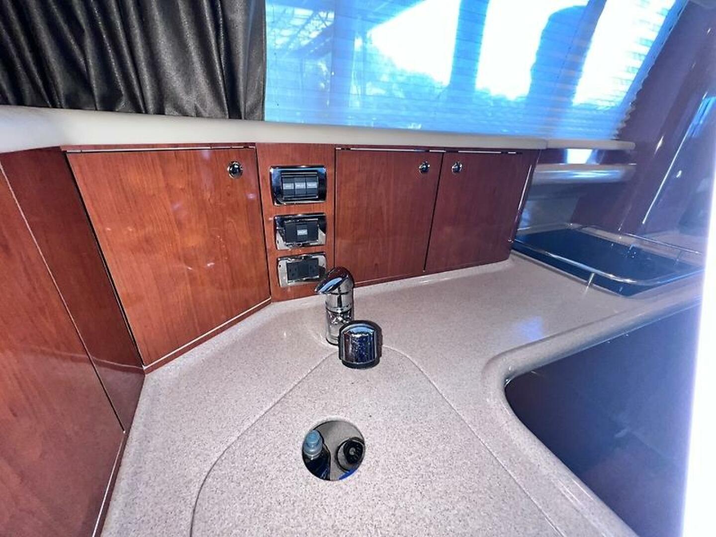 2003 Sea Ray 480 Sedan Bridge - Image 40