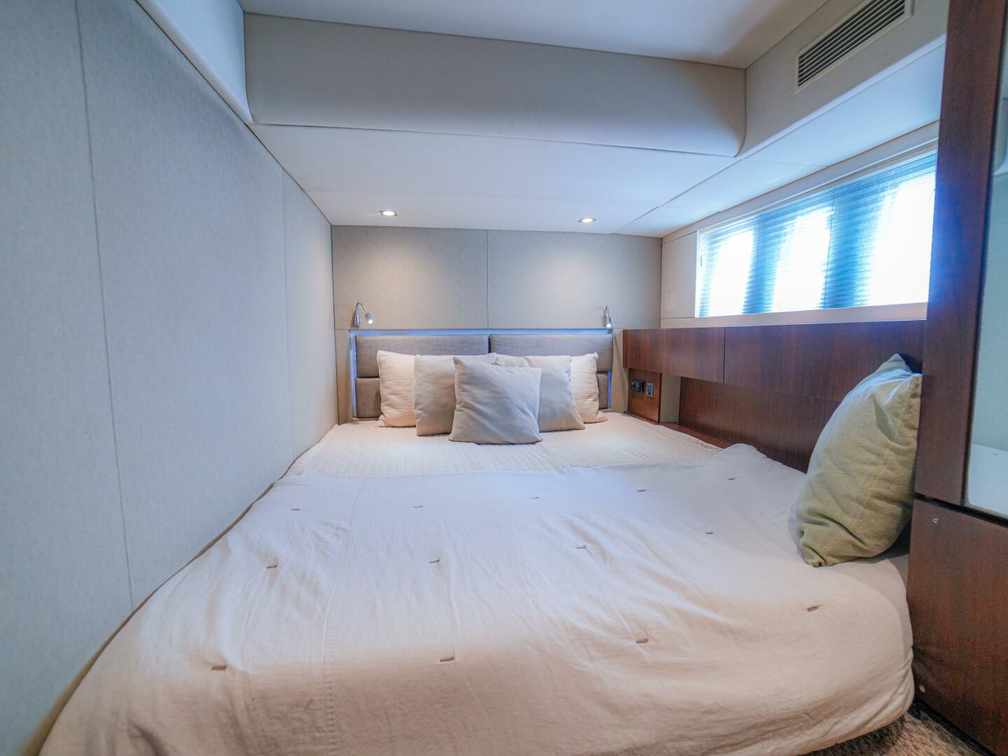 2014 Fairline 50 - Image 42