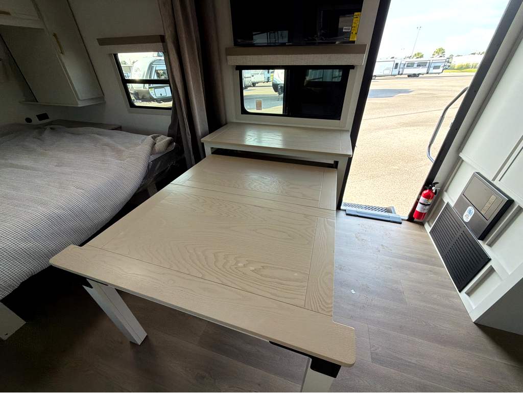 2027 VENTURE RV STRATUS 231VRK - Image 22