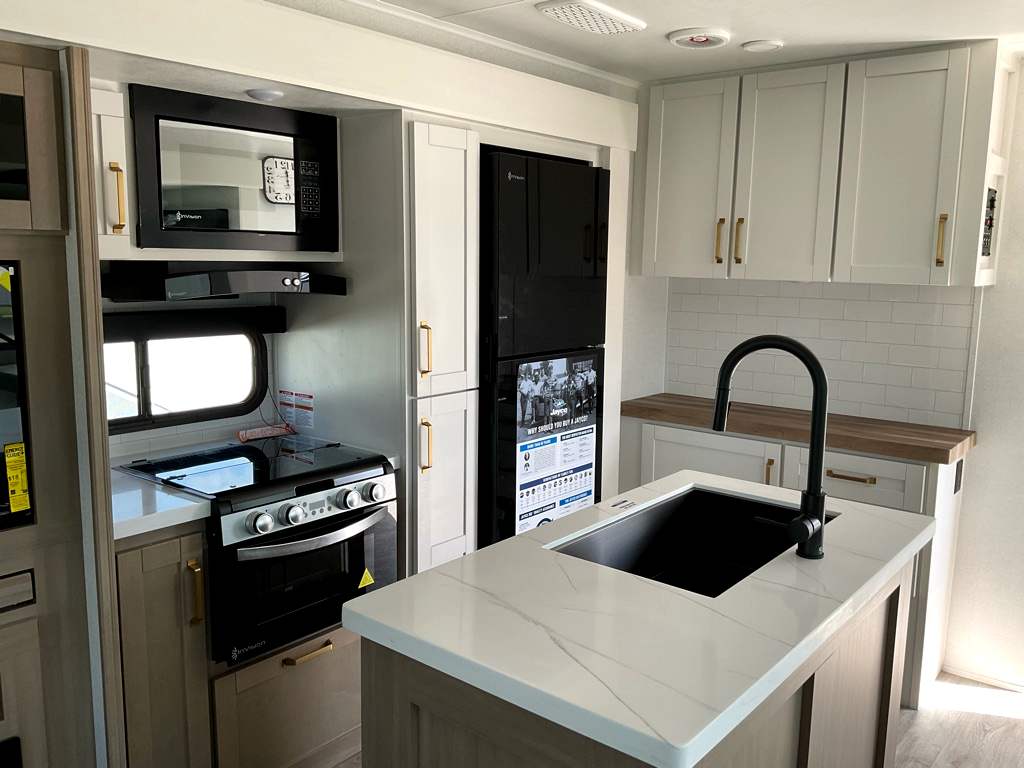2027 JAYCO Eagle 294CKBS - Image 9