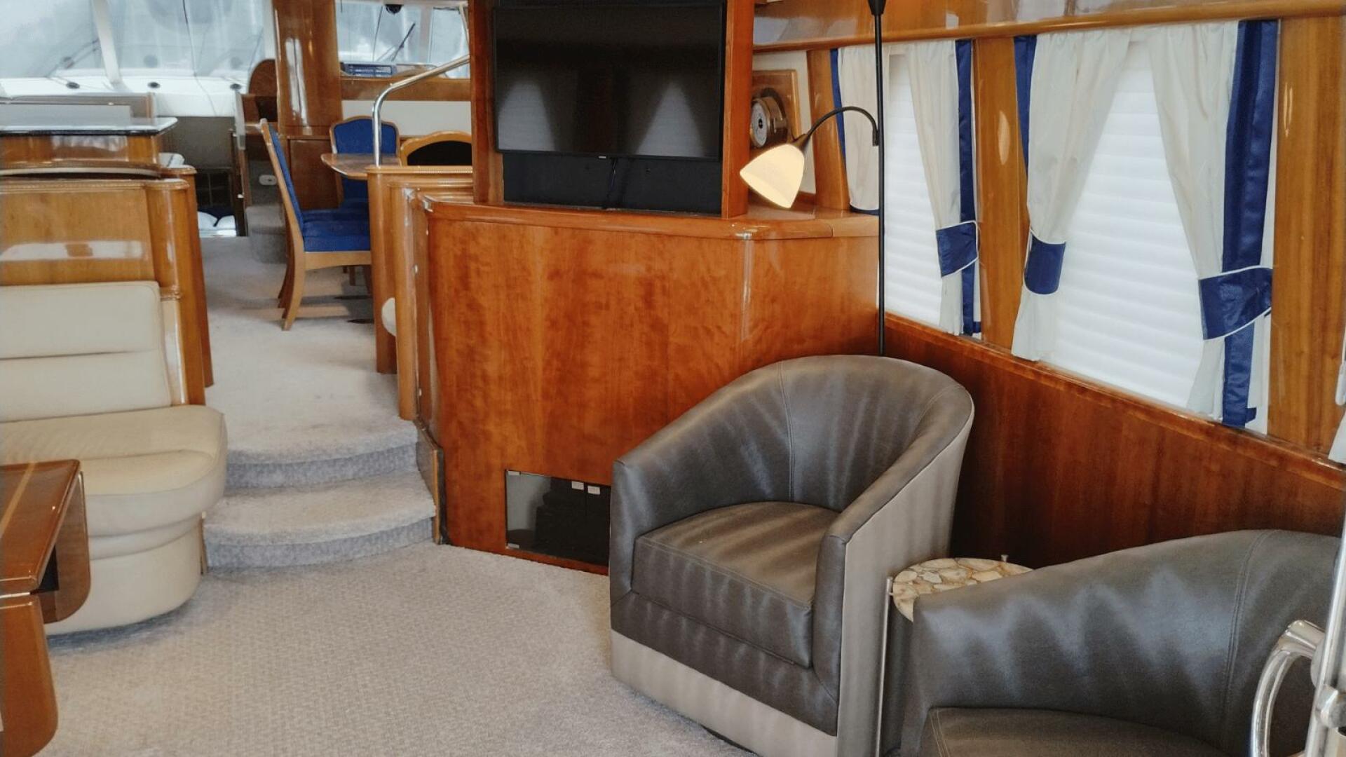 2001 Viking Princess 72 - Image 14