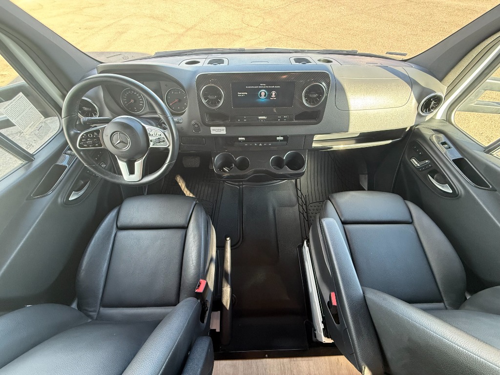 2020 Winnebago View 24D - Image 6