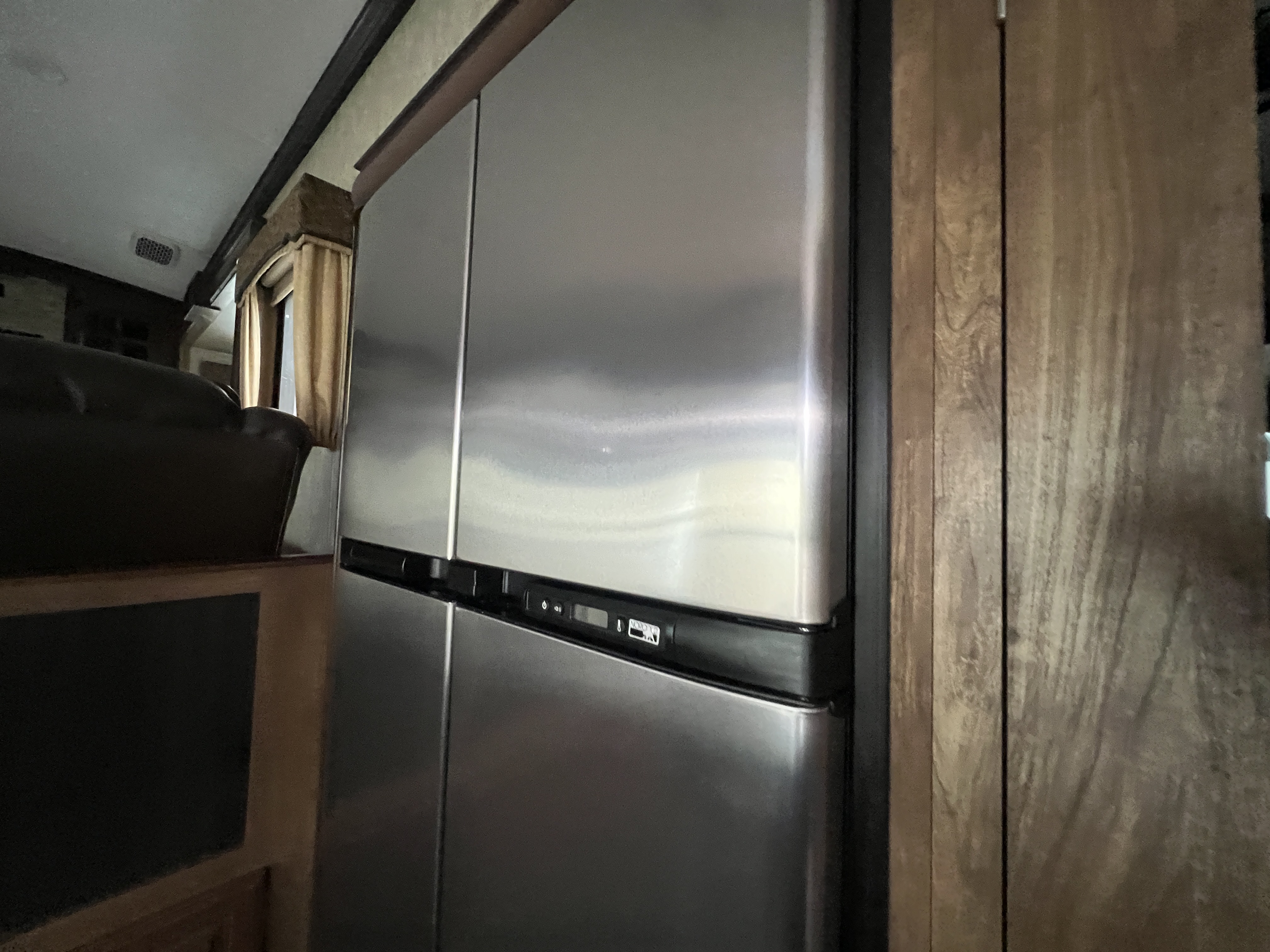2017 Keystone Montana High Country 379RD - Image 15
