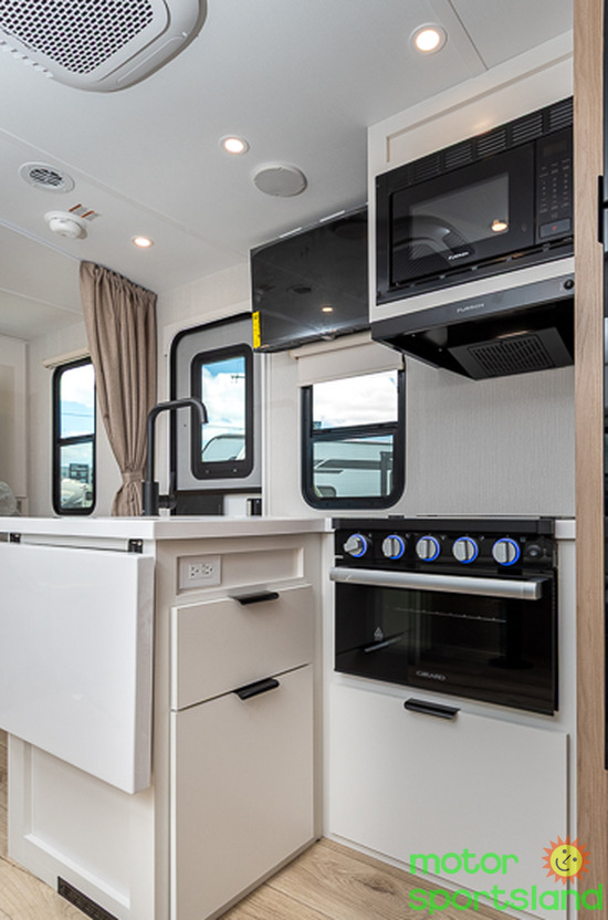 2026 Winnebago Thrive 22MBH - Image 37