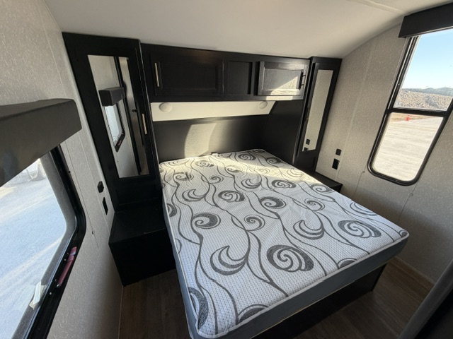 2022 CHEROKEE GREY WOLF 29TE - Image 22