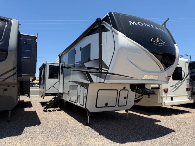 2025 Keystone Montana 3231CK - Image 1