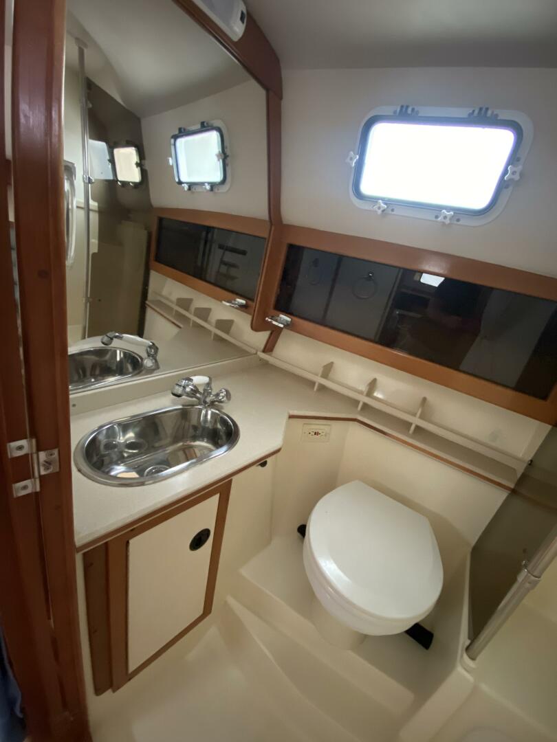 2001 Albin 32 + 2 Command Bridge - Image 16