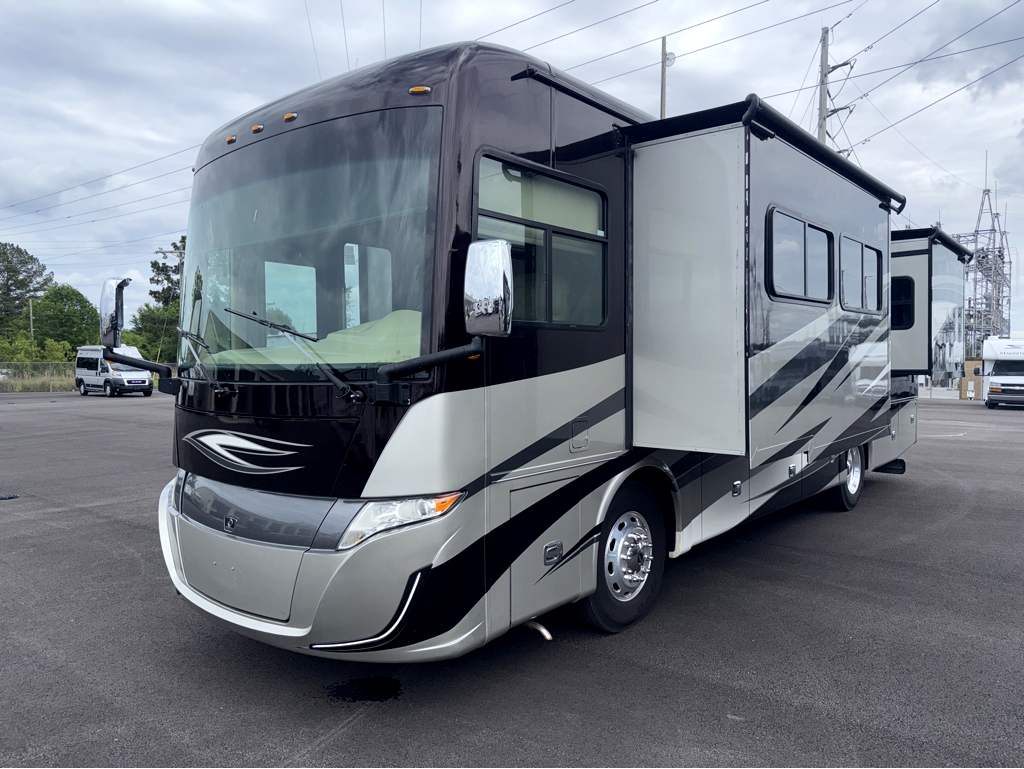 2018 TIFFIN ALLEGRO RED 33AA - Image 2