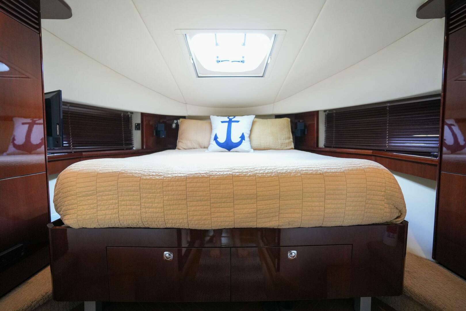 2010 Sea Ray 500 Sundancer - Image 21