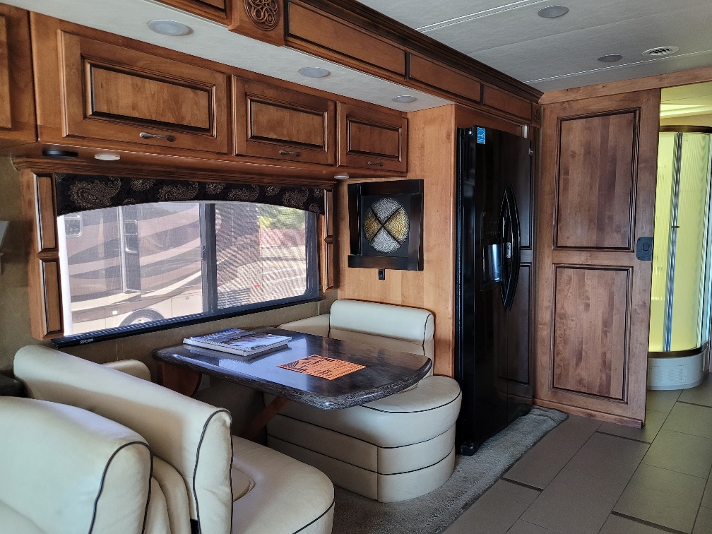 2012 Monaco RV Knight 40PDQ - Image 11