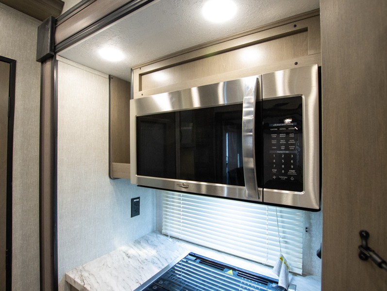 2022 Coachmen Chaparral 334FL - Image 10