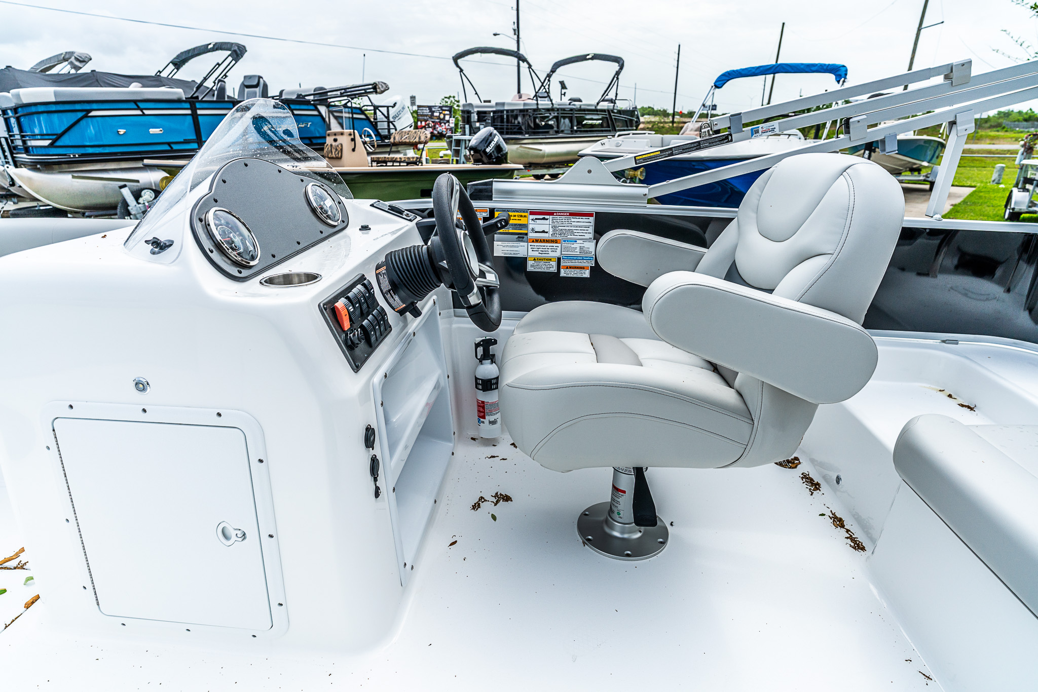 2026 HURRICANE 2026 FUNDECK 198 RE - Image 7
