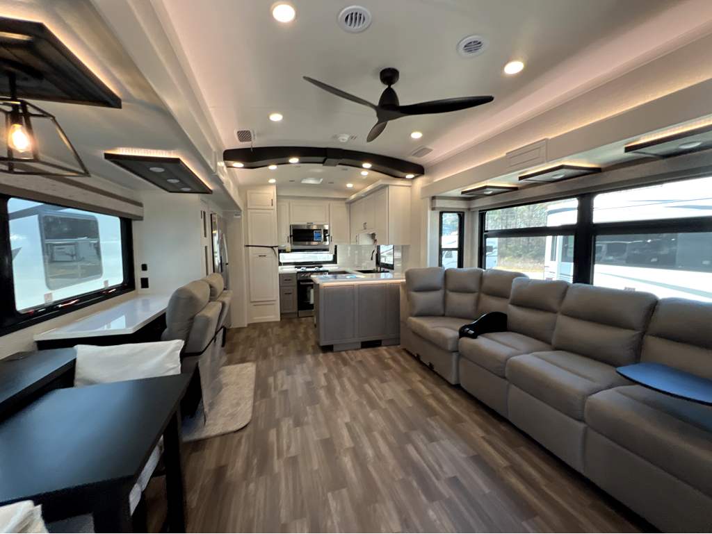 2025 JAYCO NORTH POINT 365RKTS - Image 6