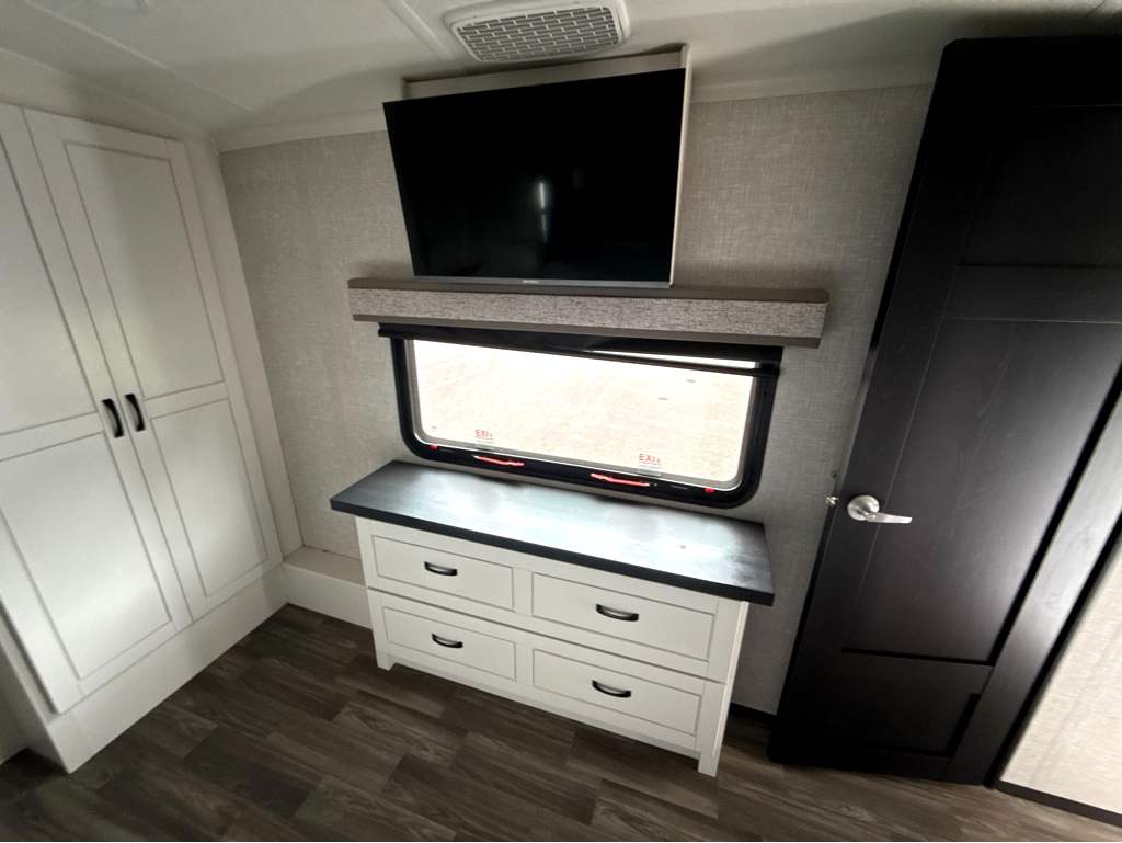 2025 JAYCO NORTH POINT 310RLTS - Image 22