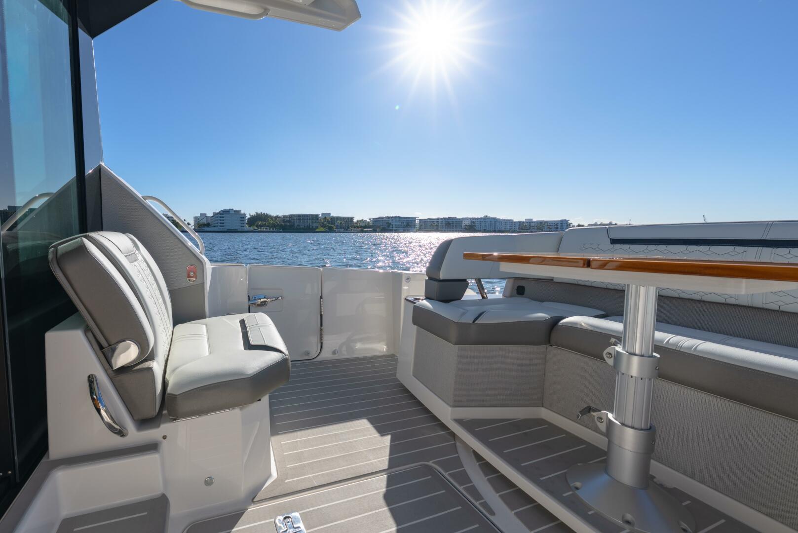 2025 Tiara Yachts 43 LE - Image 15