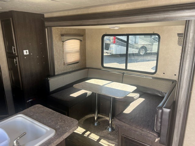 2016 FOREST RIVER EVO ATS 240BHS - Image 6