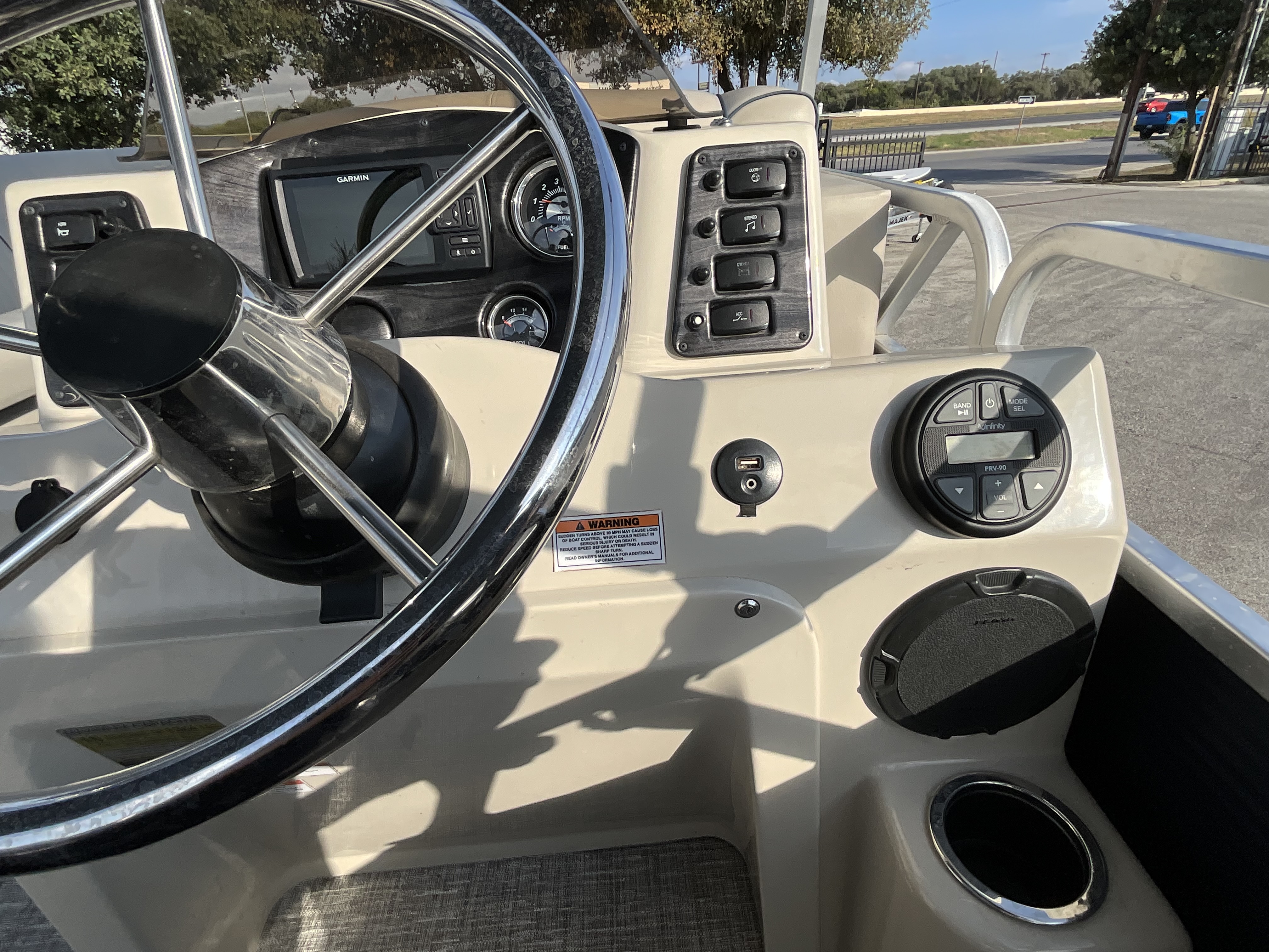 2021 APEX MARINE QWEST 820 FAMILY FISH - Image 19
