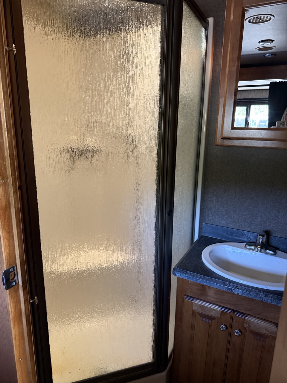 2016 Tiffin Allegro 35 QBA - Image 13