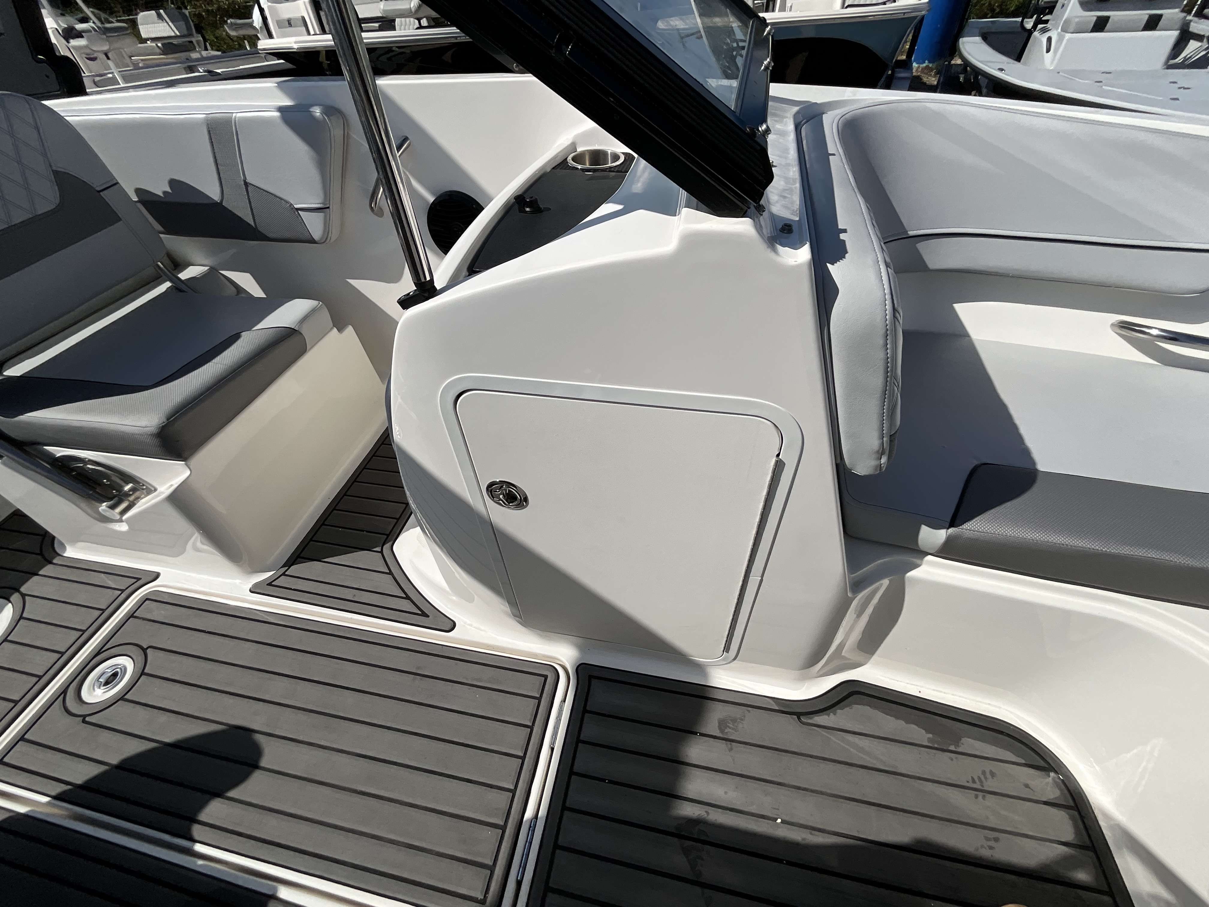 2022 Bayliner VR5 Base - Image 20