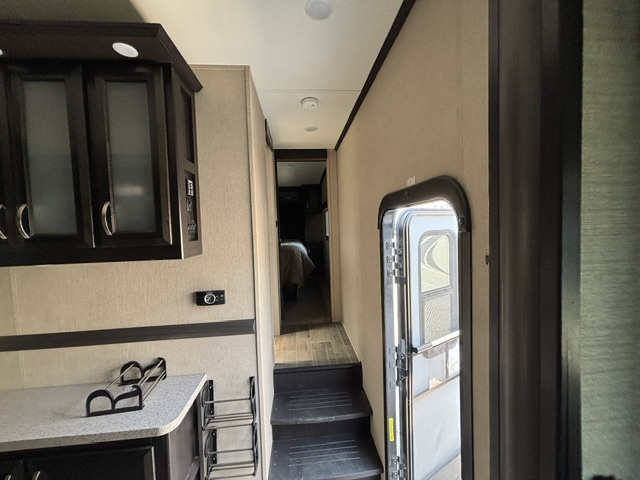 2018 Dutchmen Voltage Triton 3551 - Image 35