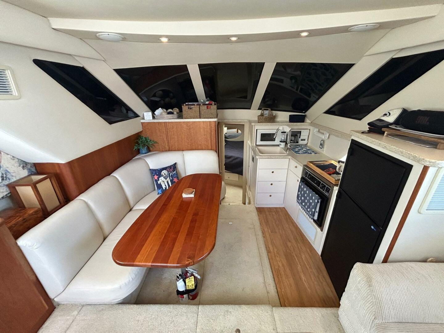 2000 Silverton 352 Motor Yacht - Image 24