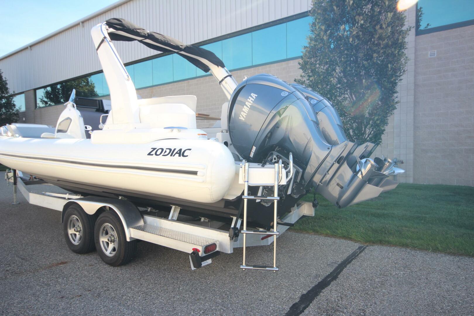 2024 Zodiac Medline 9 NEO - Image 13
