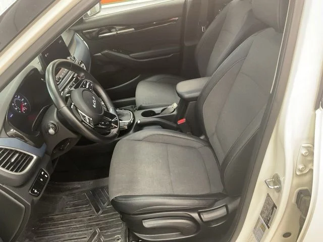 2022 Kia Seltos Utility 4D S AWD - Image 13