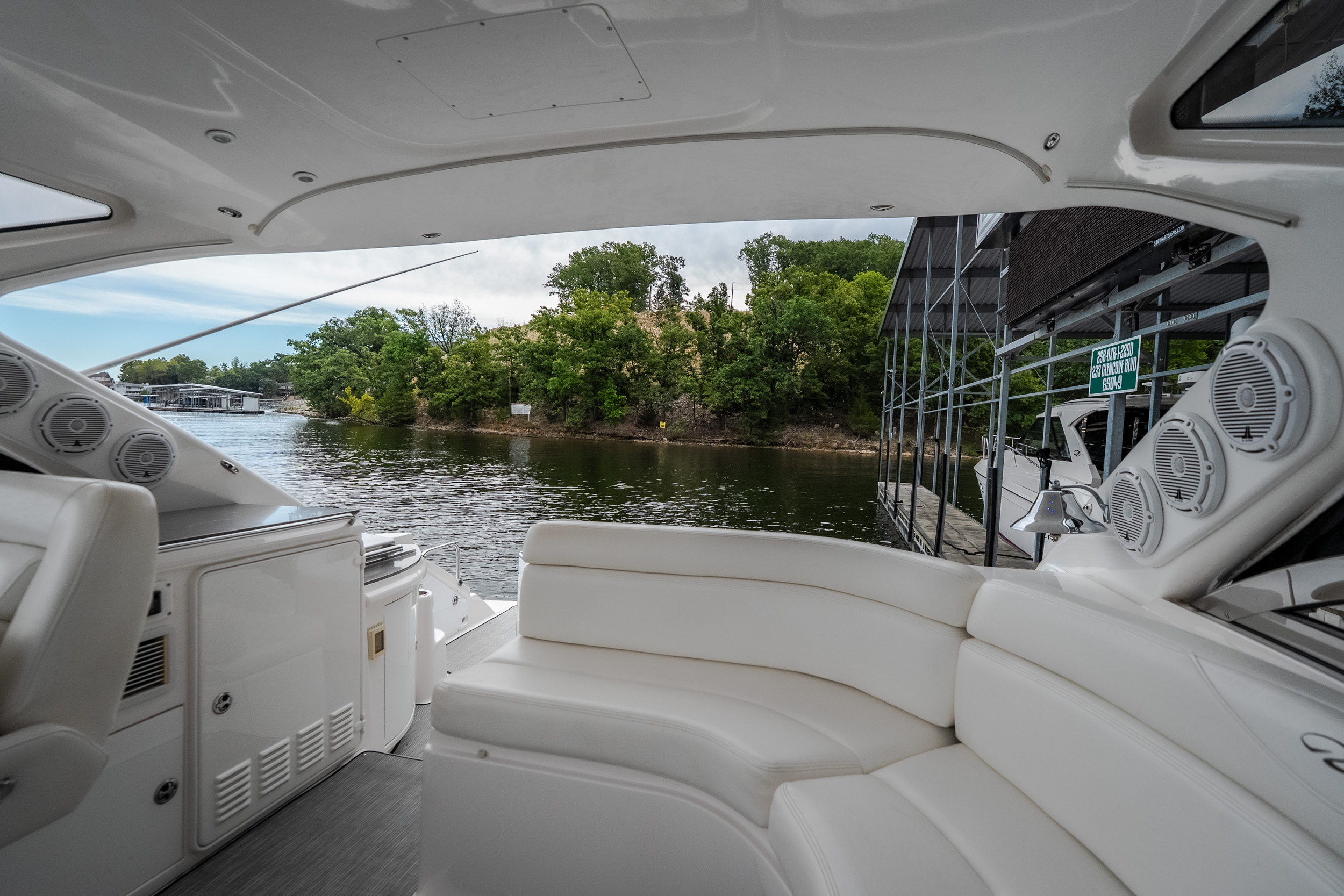 2009 Regal 4460 Express Cruiser - Image 16