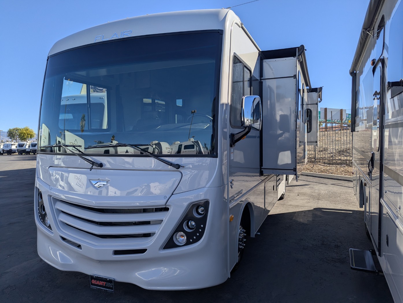 2026 Fleetwood Flair 28A - Image 3