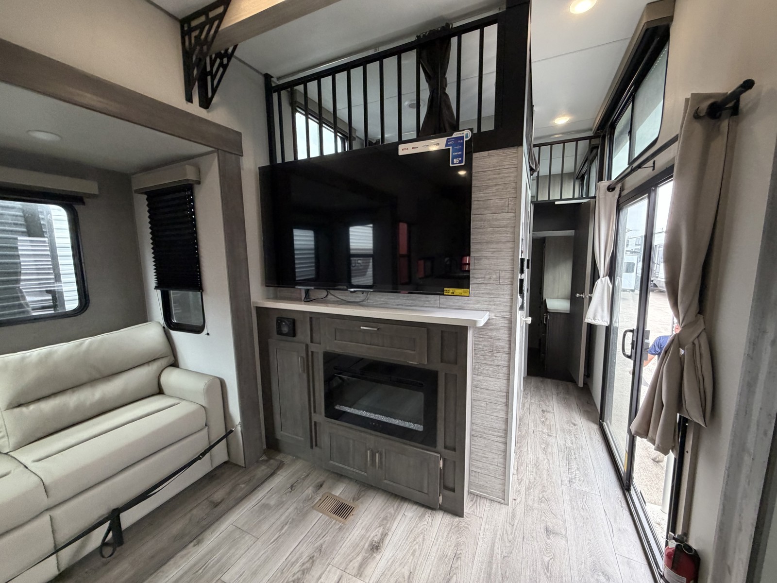2026 COACHMEN CATALINA 44CONDO - Image 12