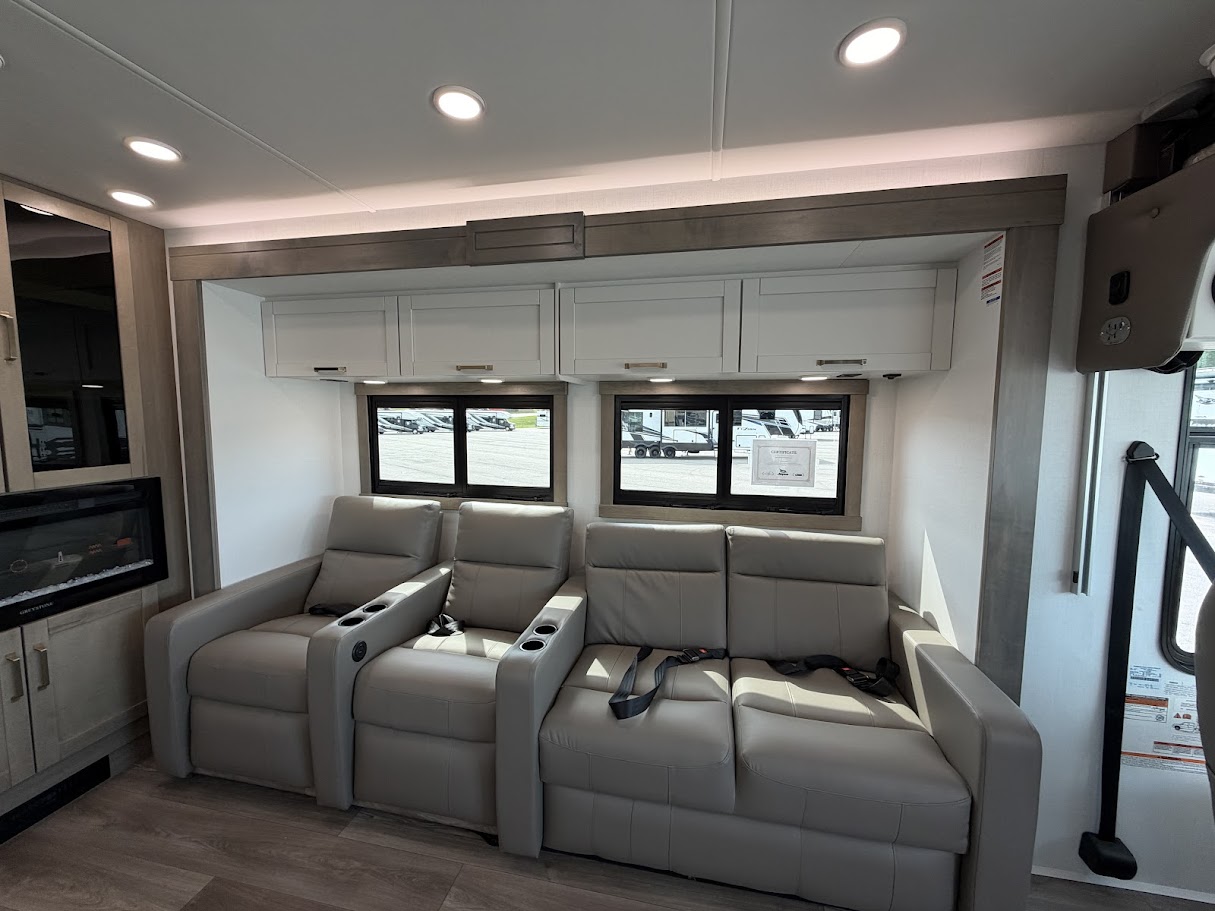2027 JAYCO PRECEPT 36C - Image 19
