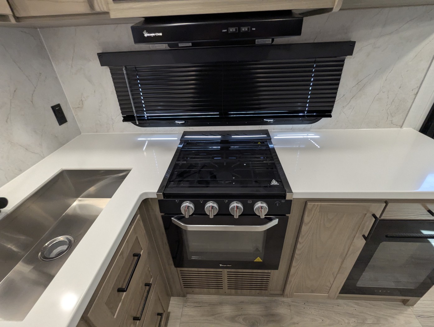 2027 Forest River Rockwood Ultra Lite 2618RD - Image 20