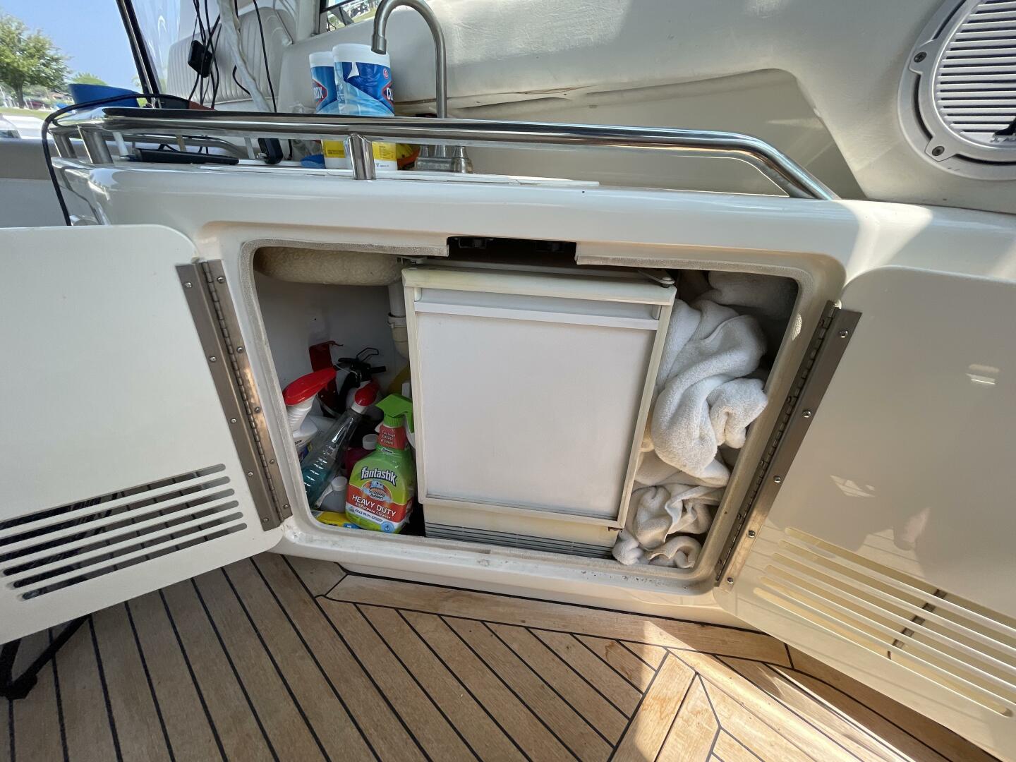 1998 Sea Ray 630 Super Sun Sport - Image 37