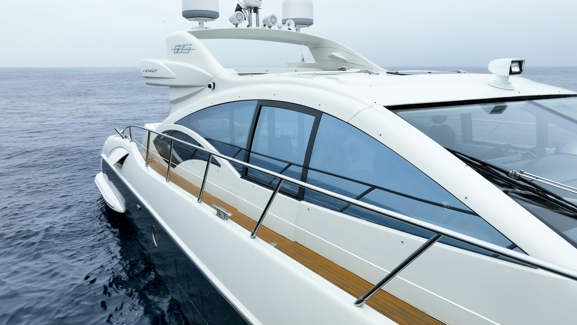 2011 Azimut 68S - Image 41