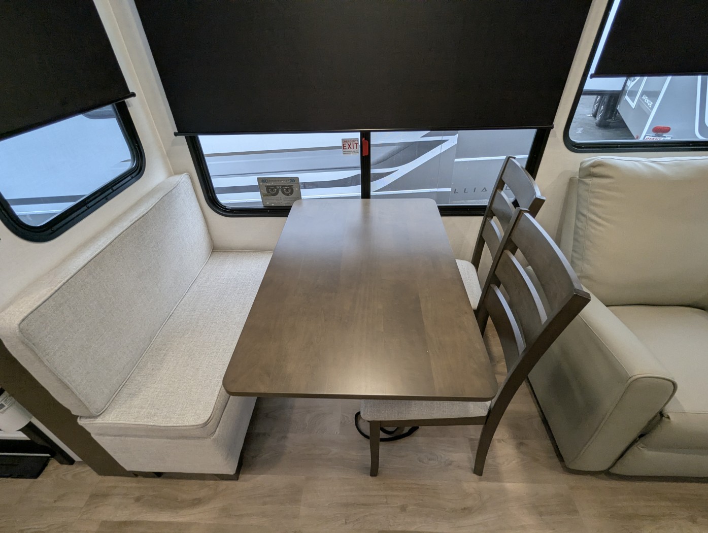 2027 Alliance RV Avenue 32RLS - Image 34